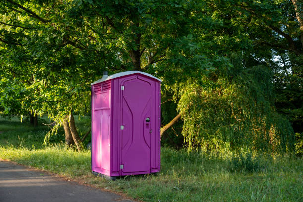Porta potty delivery and setup in Melbourne, AR