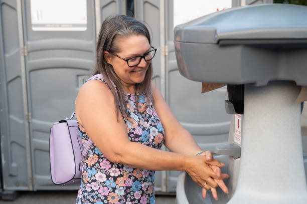 Best Portable restroom trailer rental  in Melbourne, AR